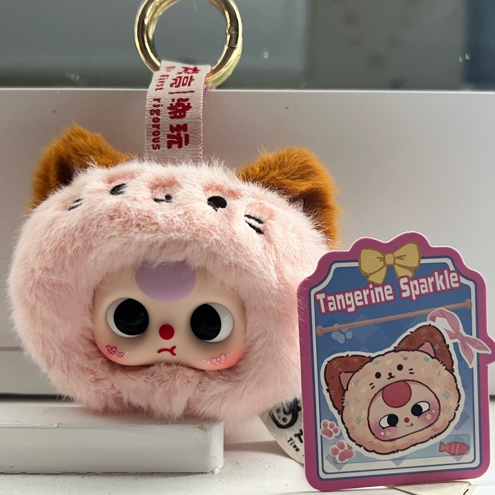 baby three petit cat wardrobe head plush keychain💛